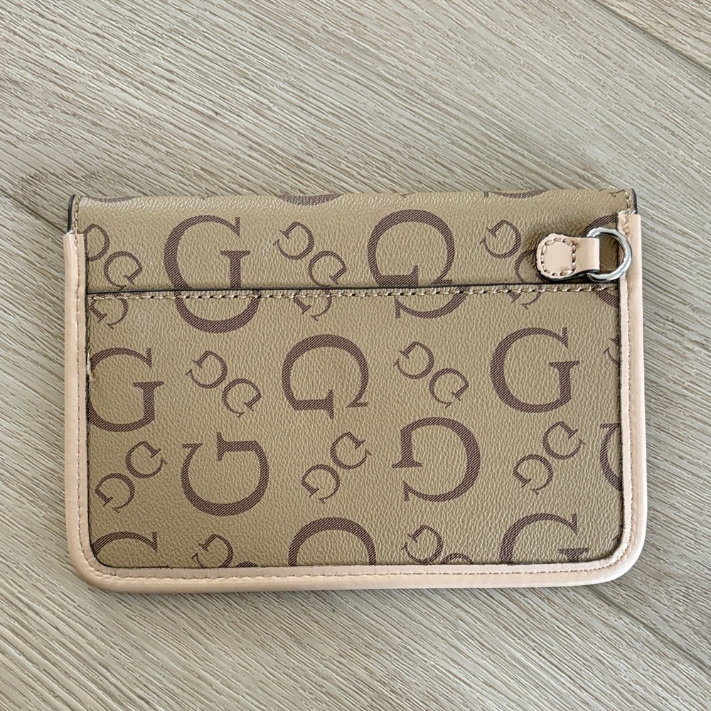 GUESS Pouch - Picture 2 of 3